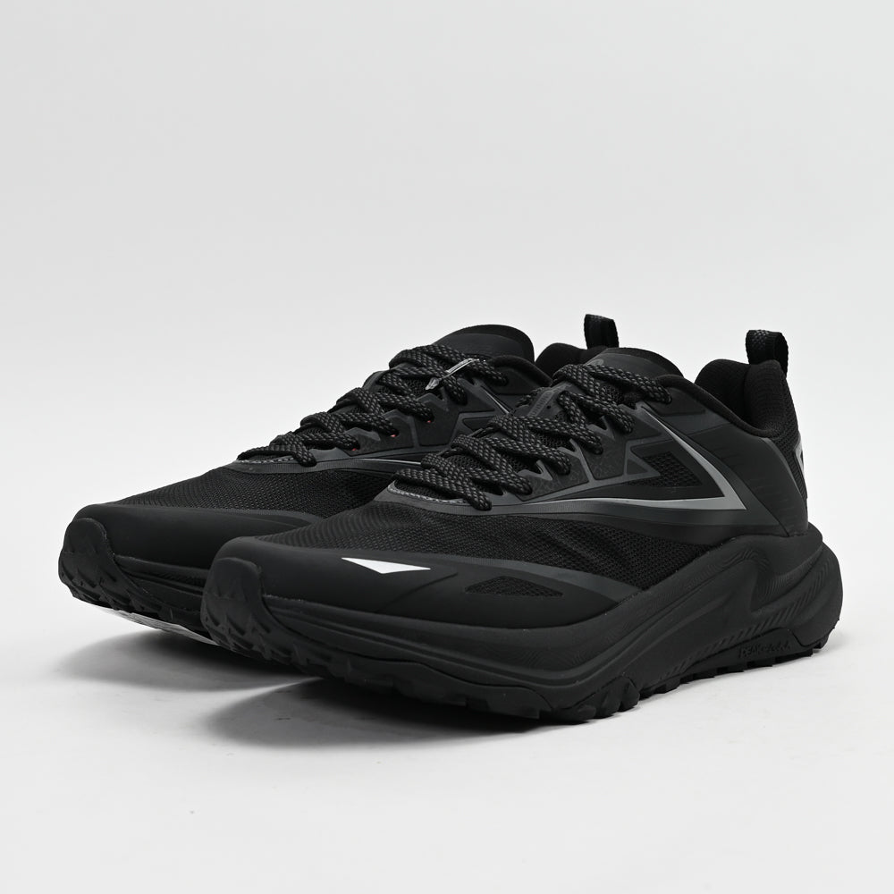 PEAK FOOTWEAR