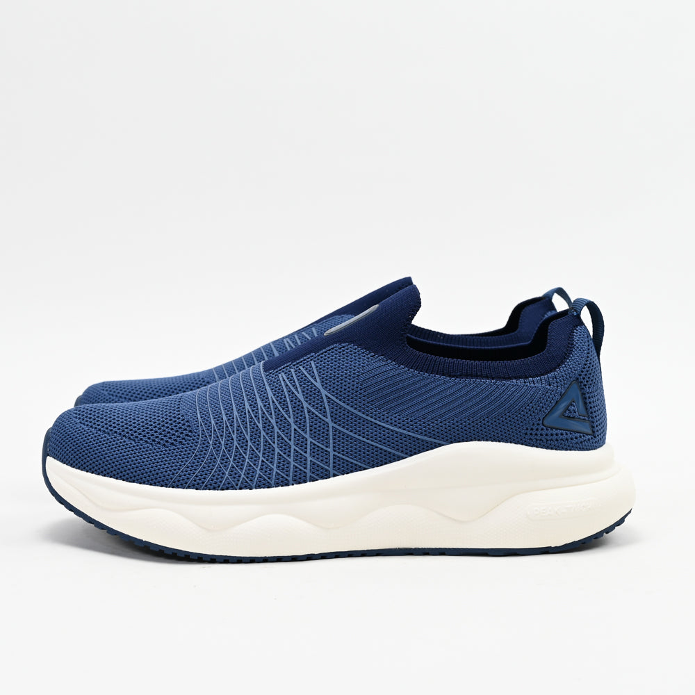 PEAK FOOTWEAR