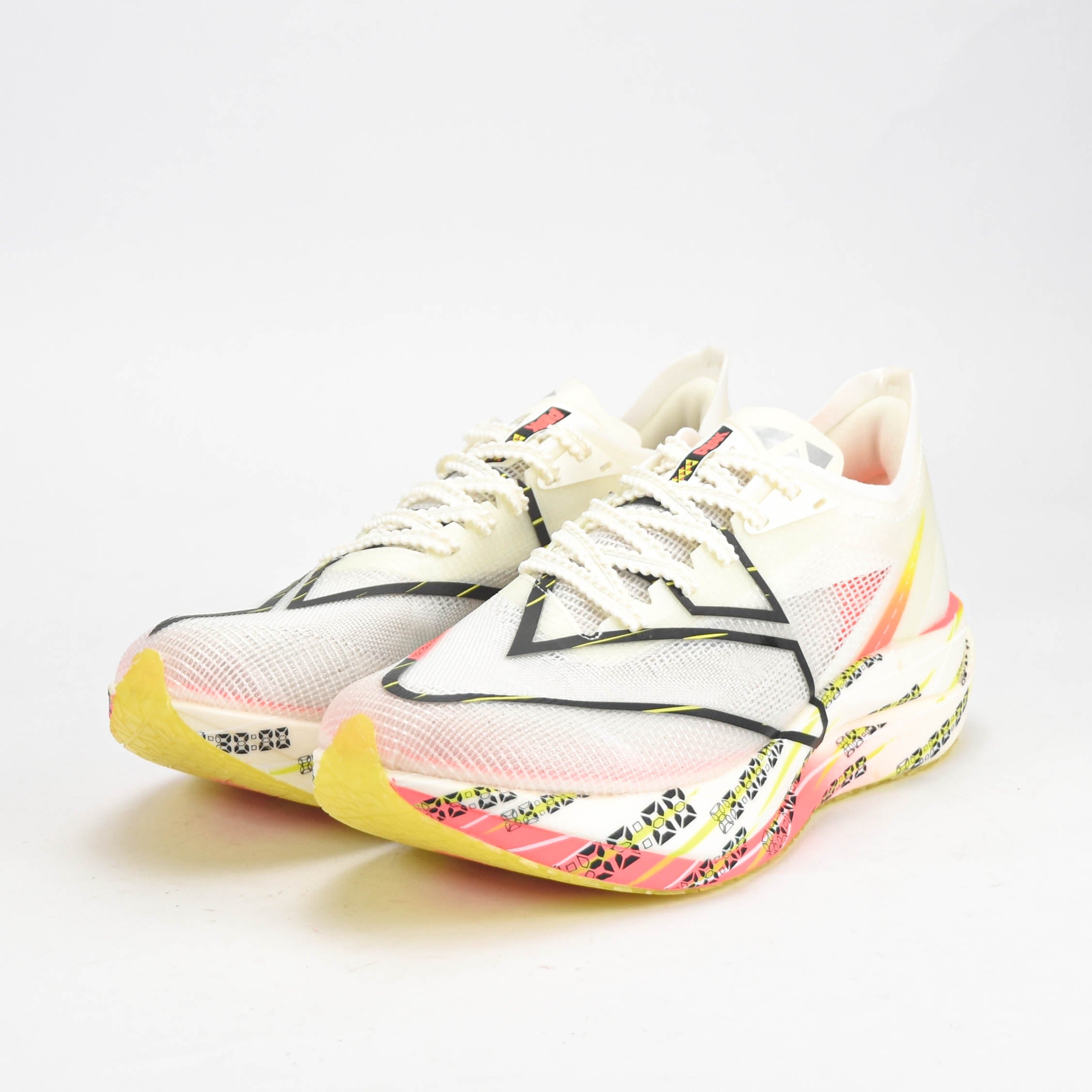 PEAK SHOES