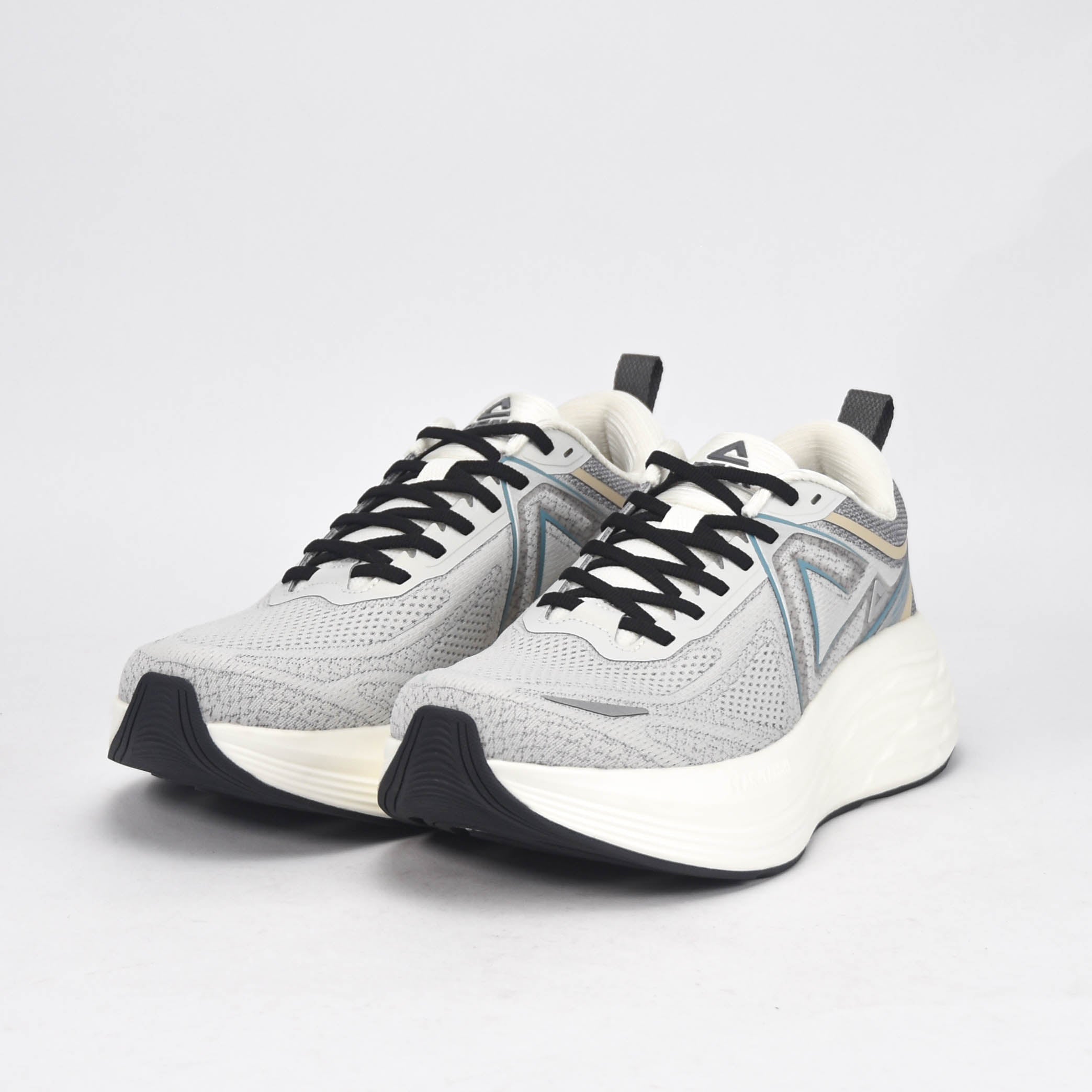 PEAK SHOES