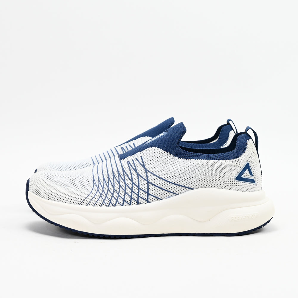 PEAK FOOTWEAR