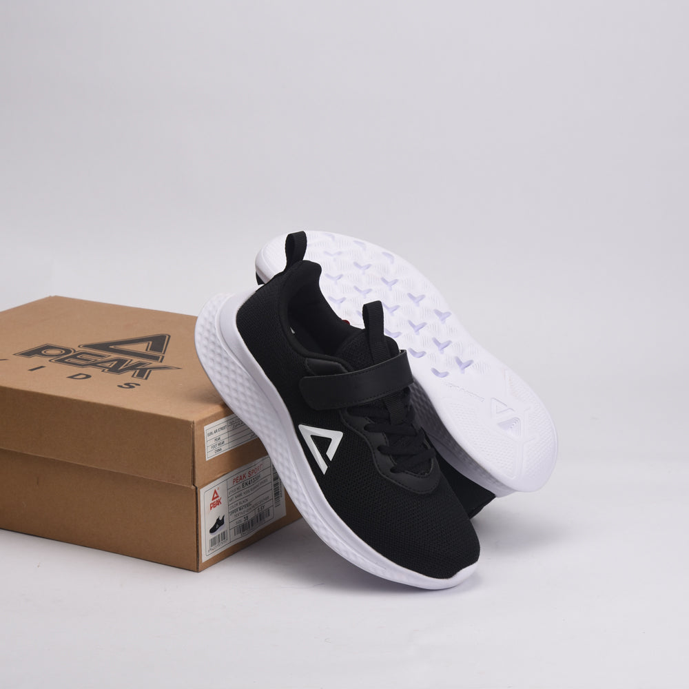 PEAK FOOTWEAR