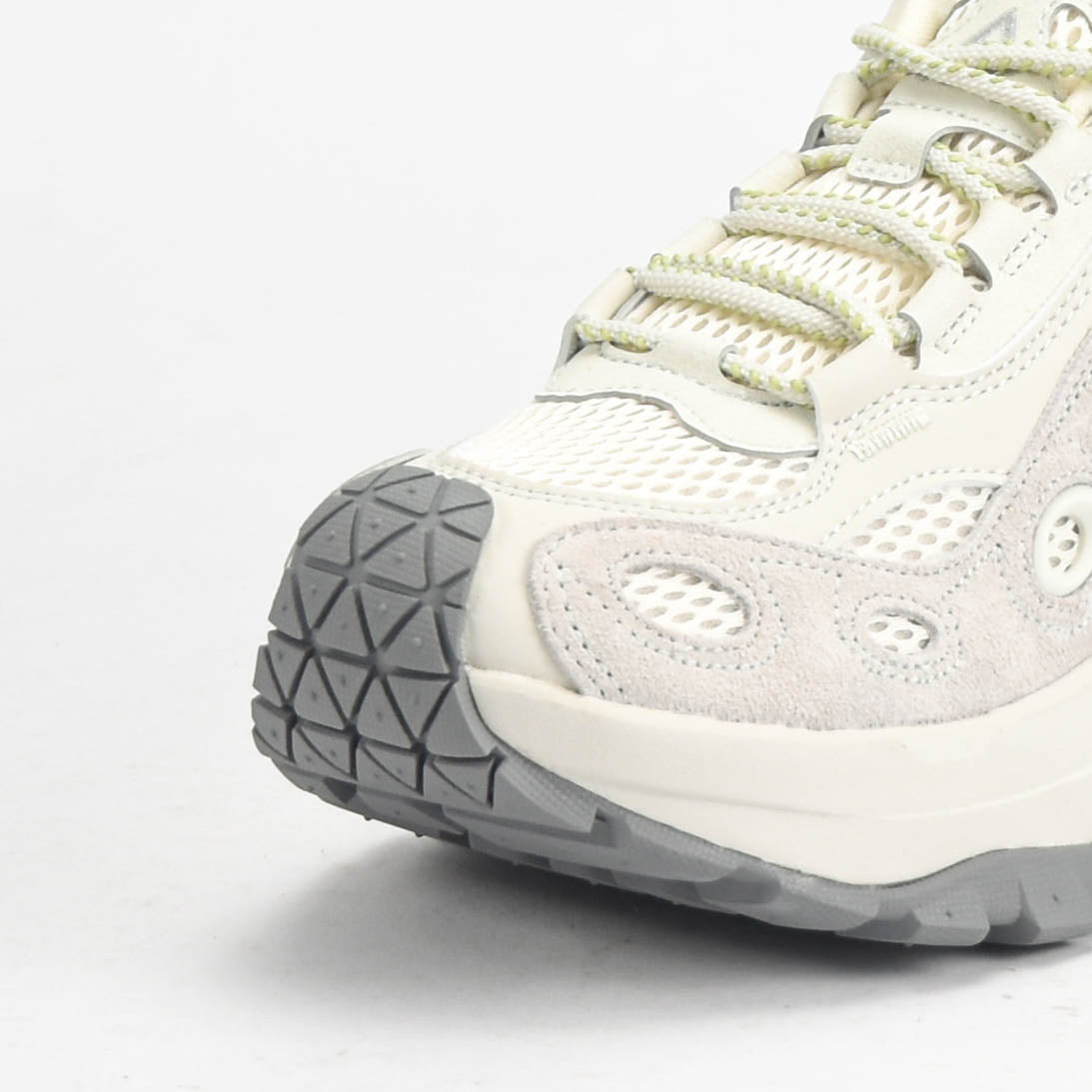 PEAK SHOES