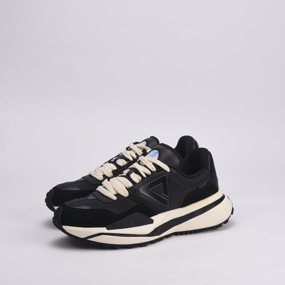 PEAK FOOTWEAR