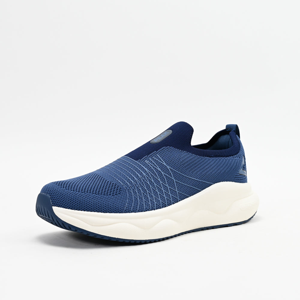 PEAK FOOTWEAR