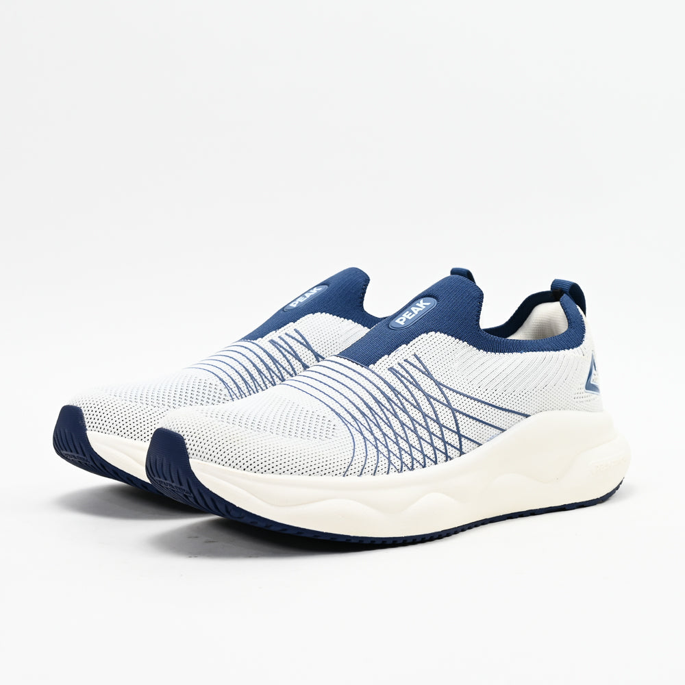 PEAK FOOTWEAR