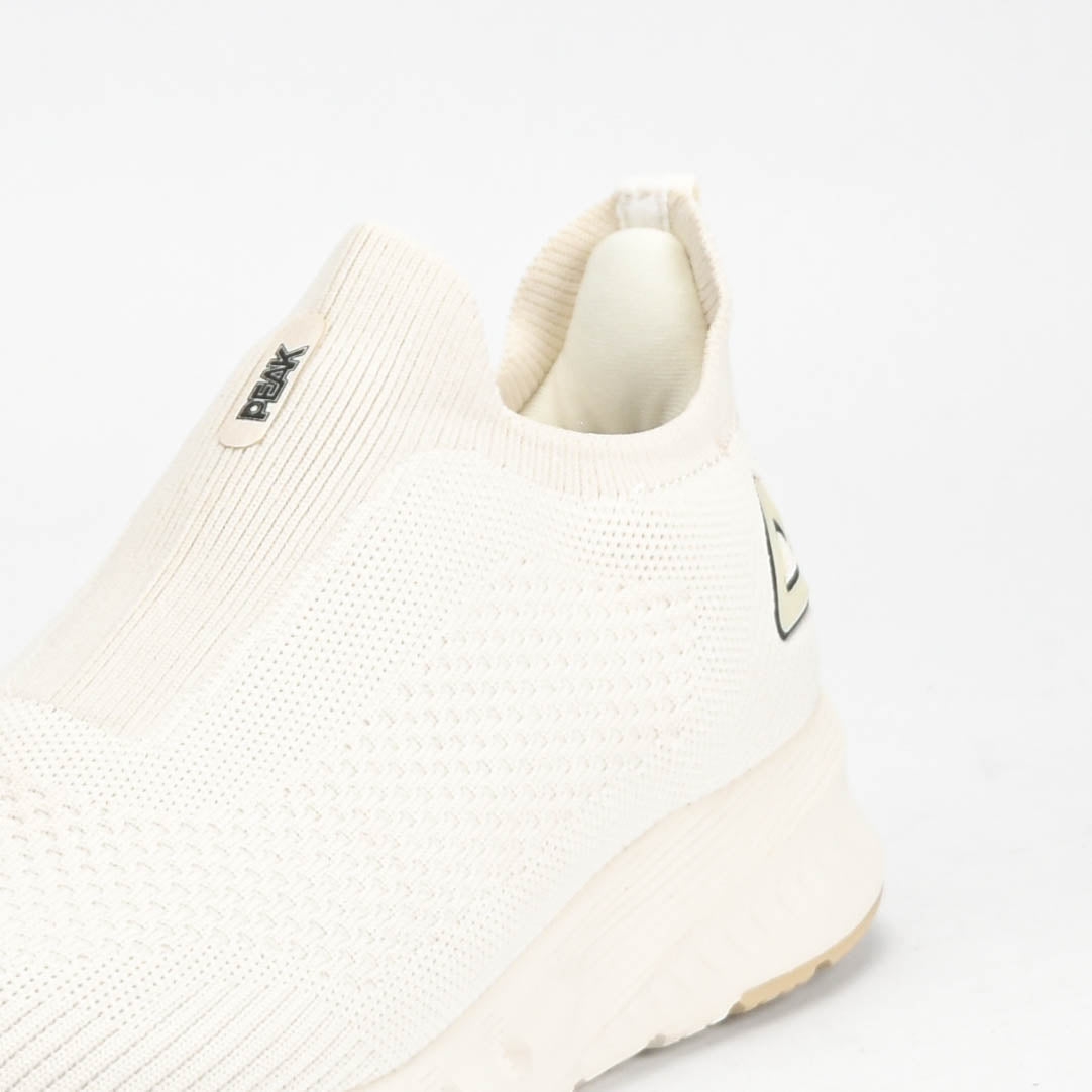 PEAK SHOES