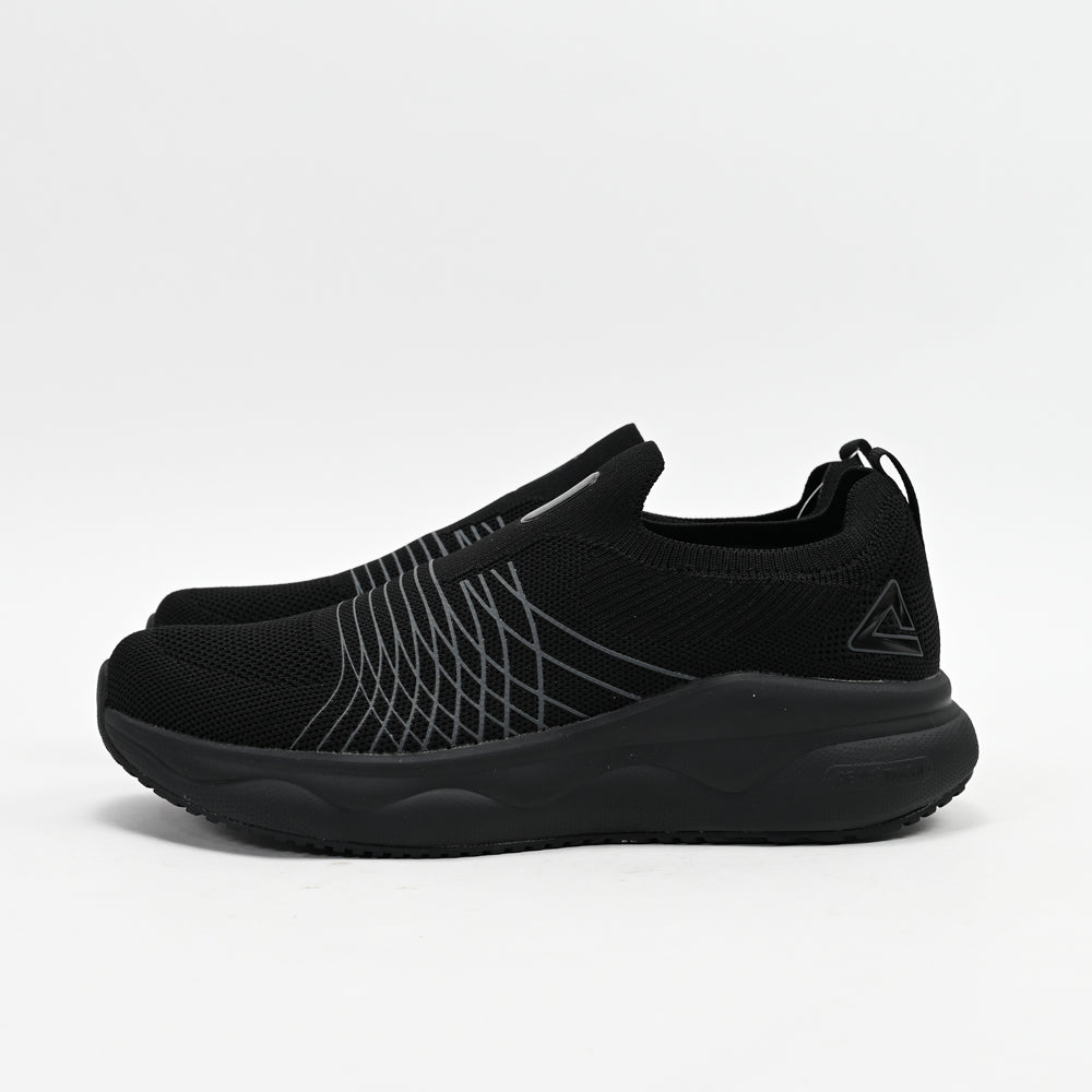 PEAK FOOTWEAR