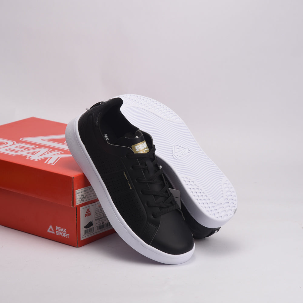 PEAK FOOTWEAR