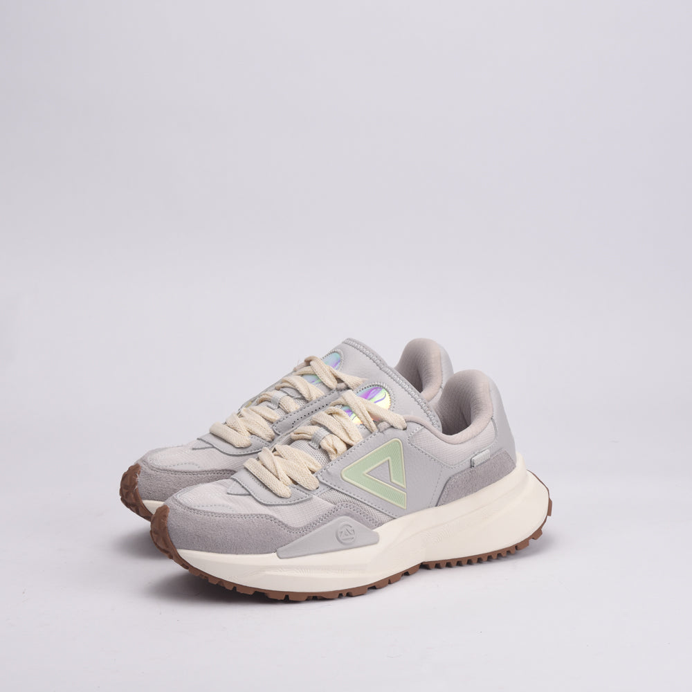 PEAK FOOTWEAR