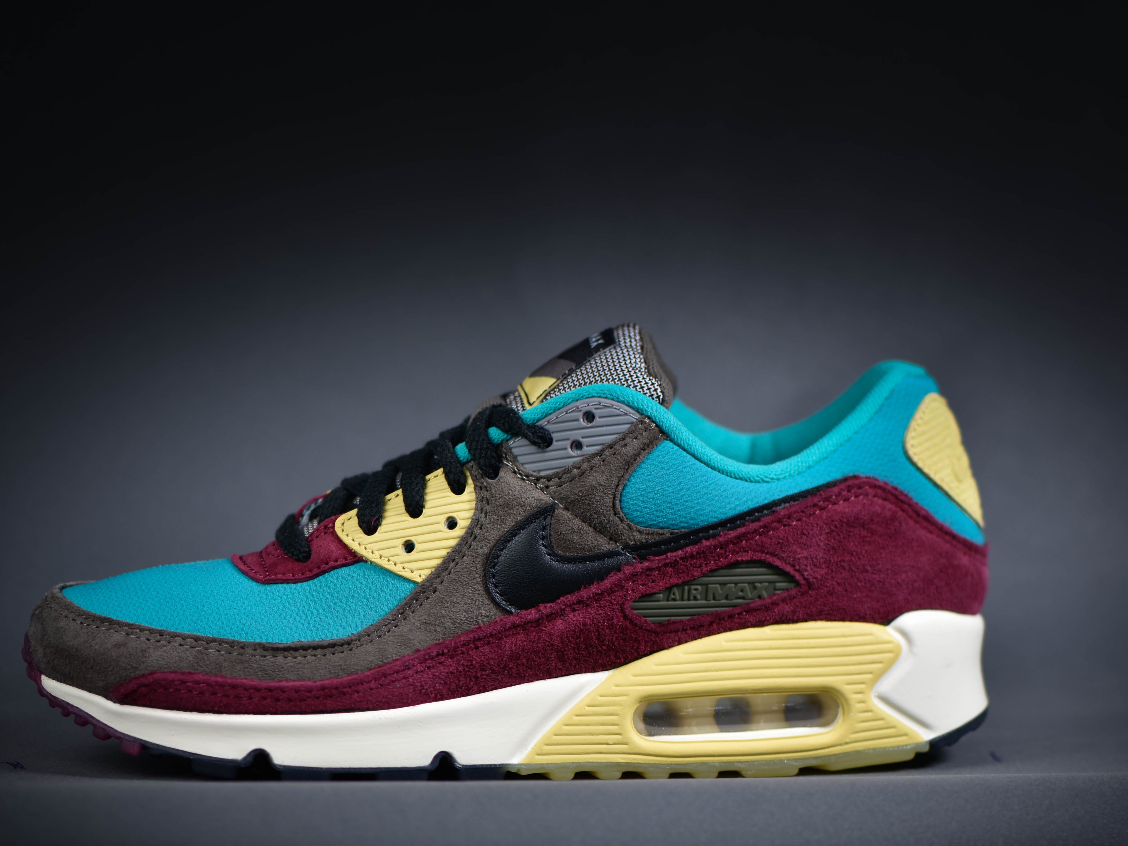 NIKE AIR MAX90 NRG