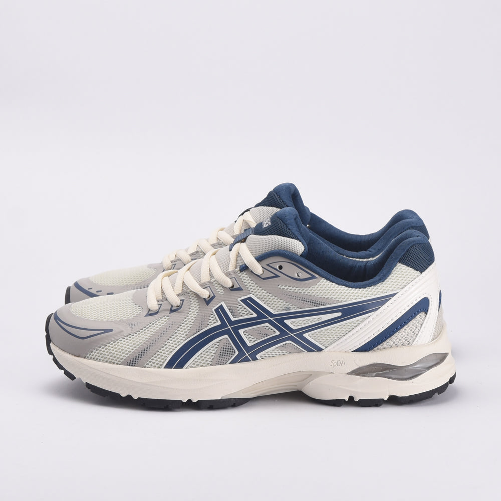 ASICS GEL FLUX CN