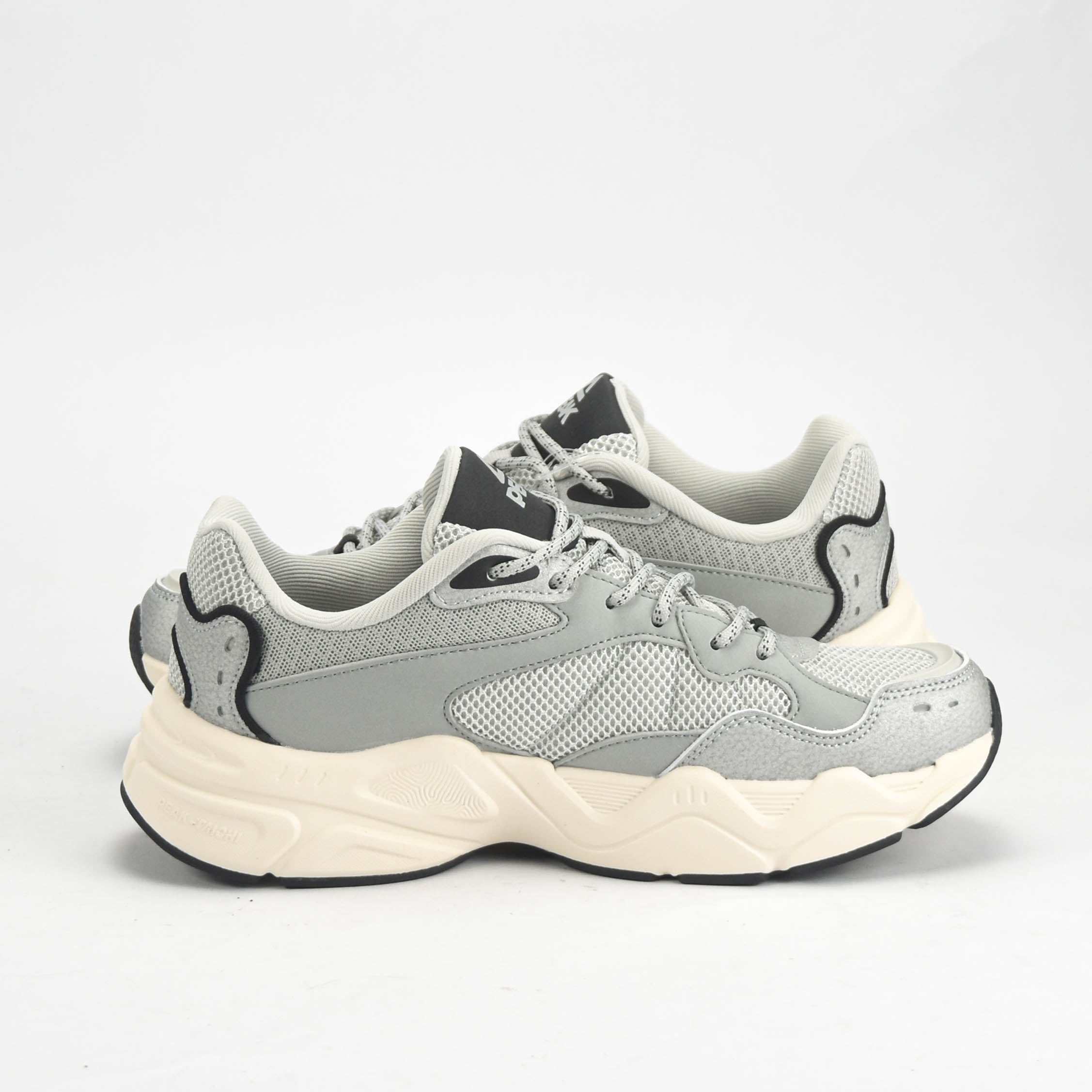 PEAK SHOES