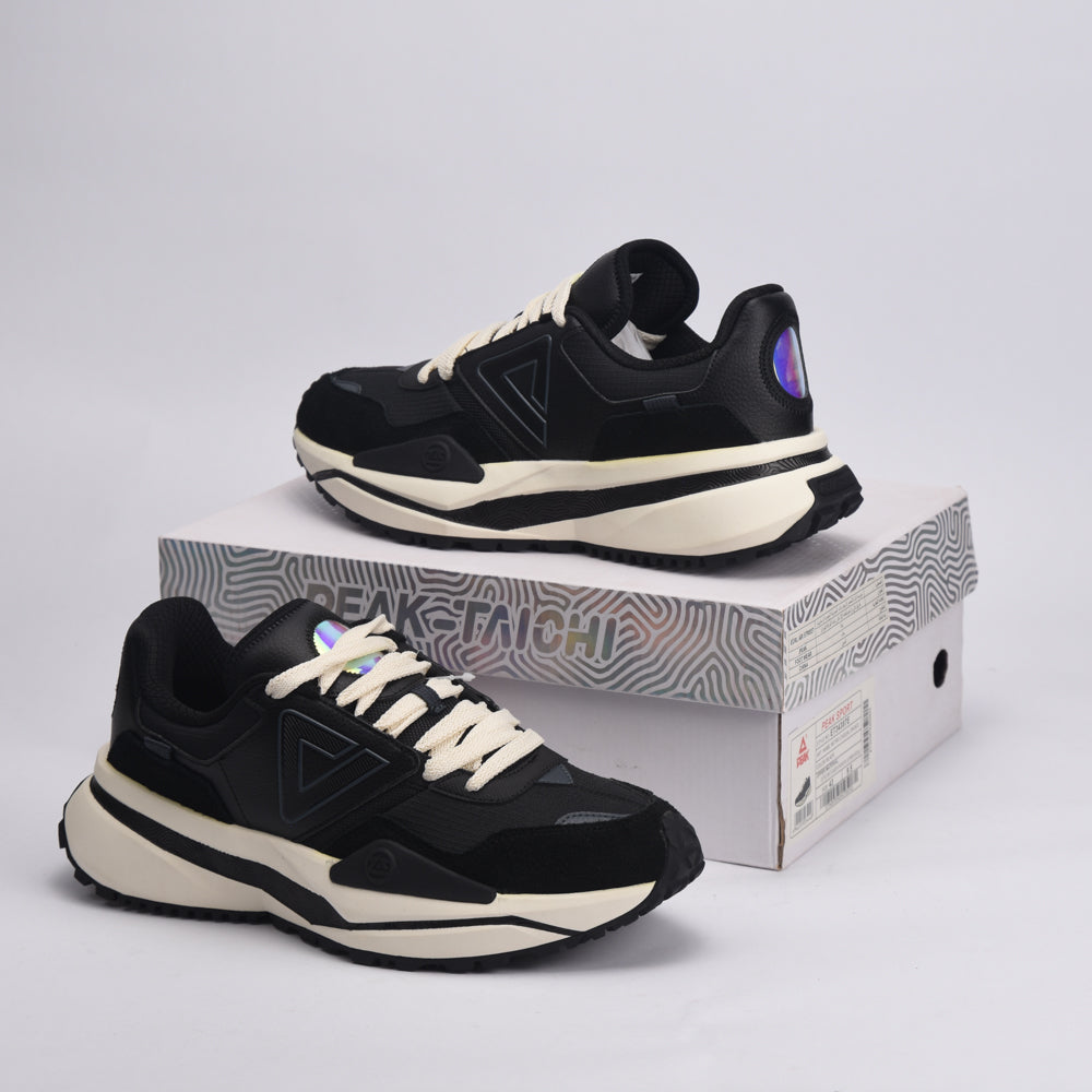 PEAK FOOTWEAR