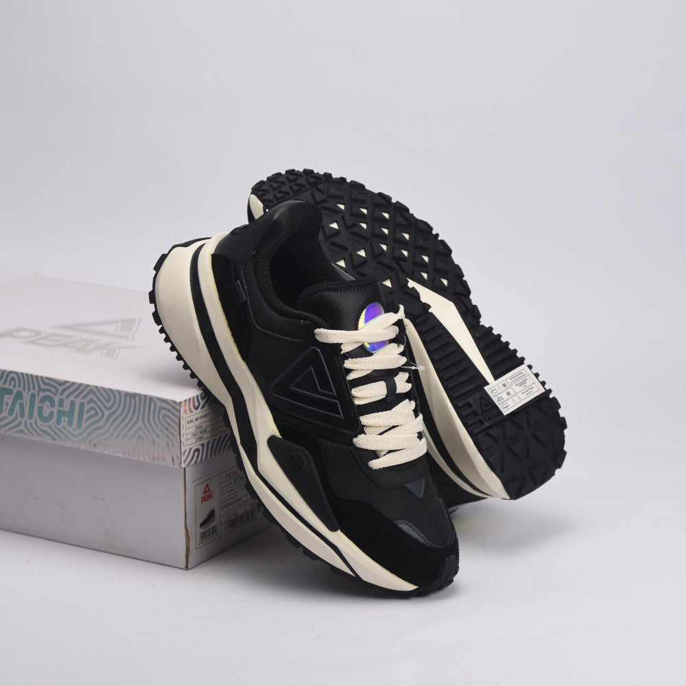 PEAK FOOTWEAR