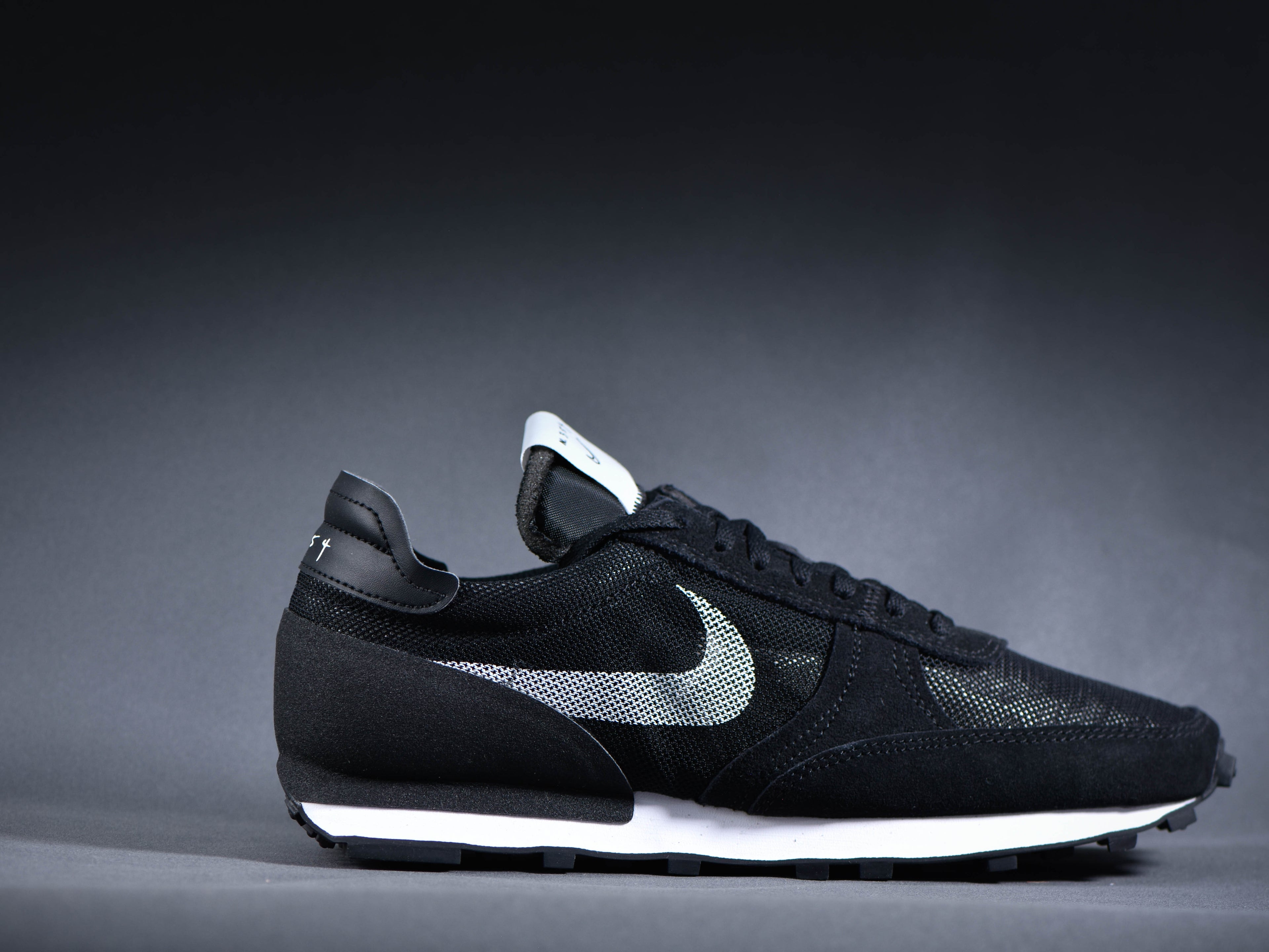 NIKE Dbreak Type Black White