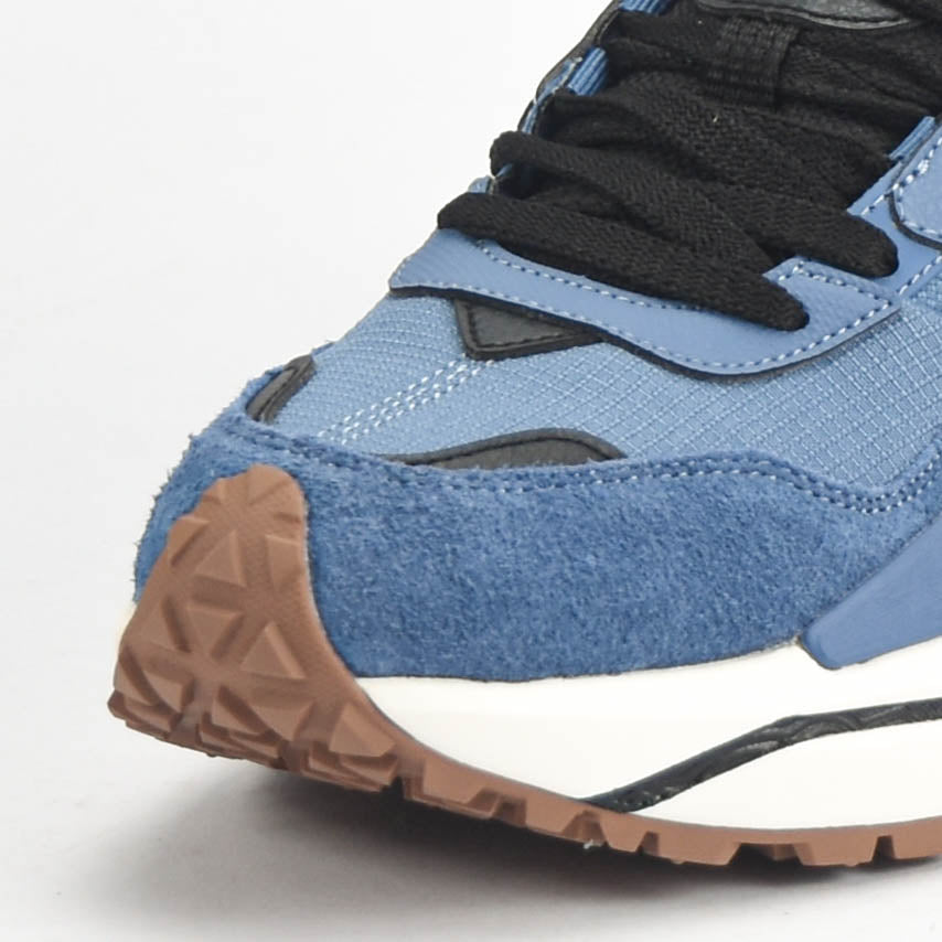 PEAK SHOES