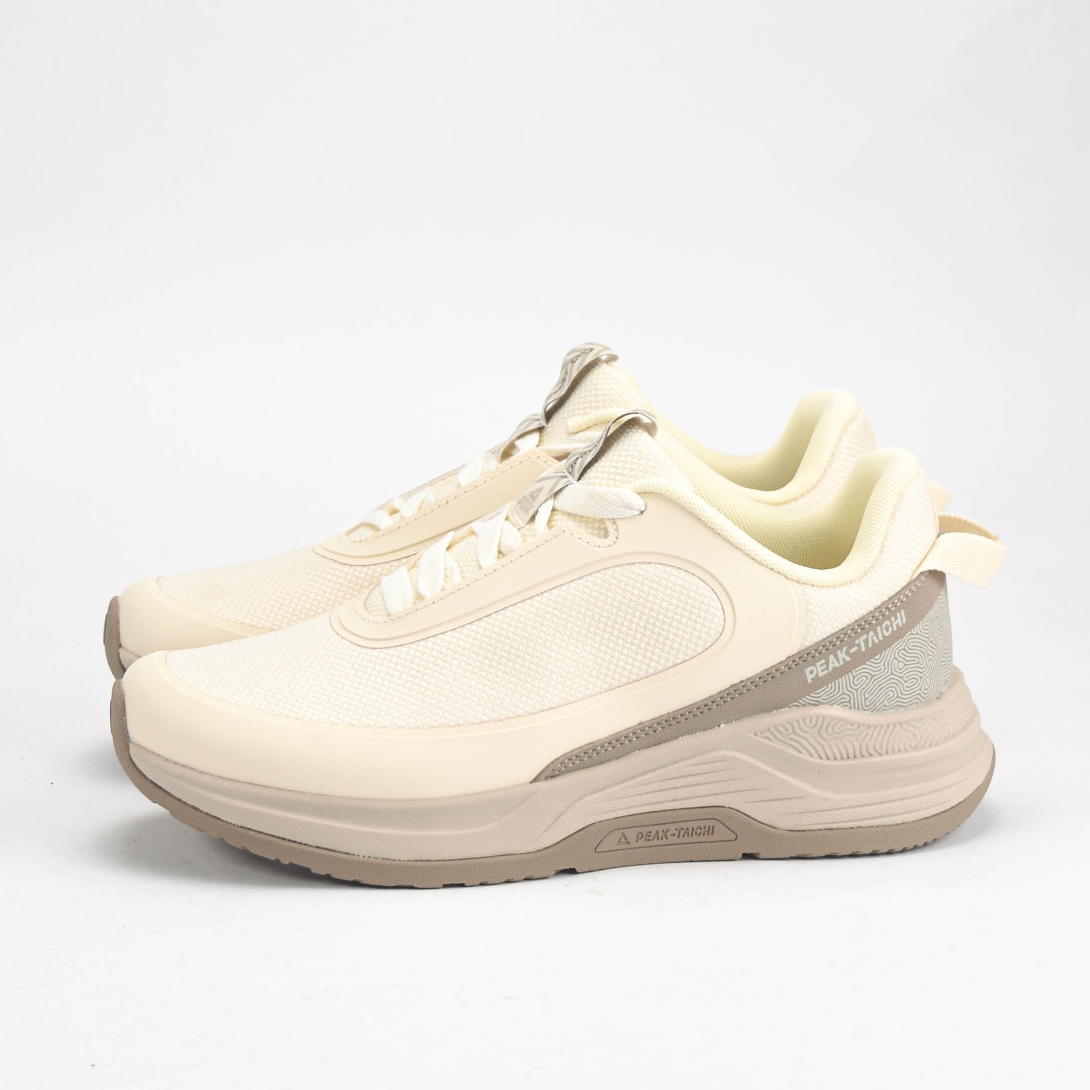 PEAK SHOES