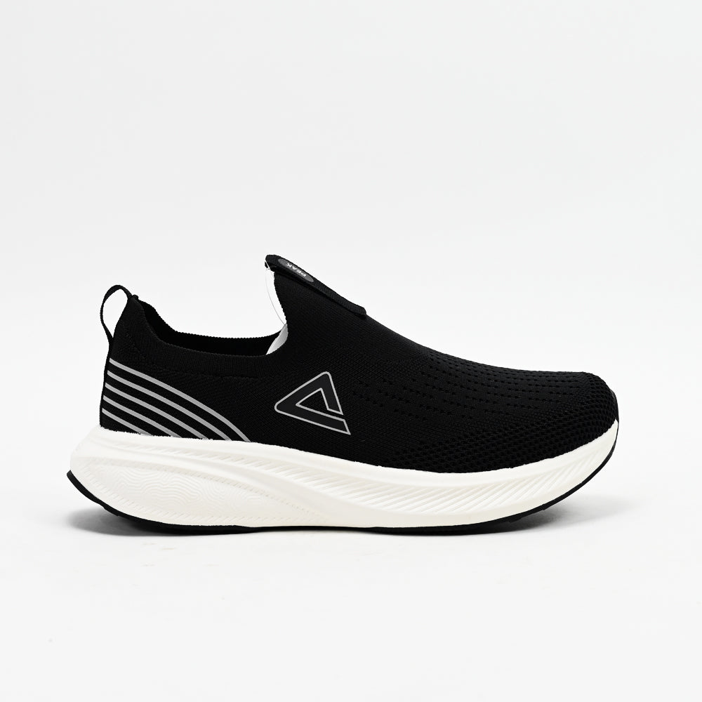PEAK FOOTWEAR