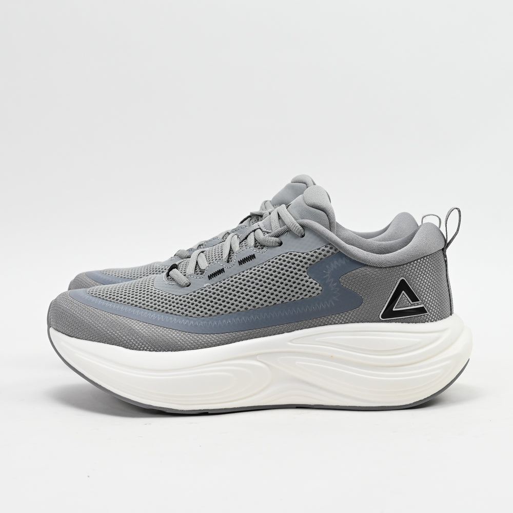 PEAK FOOTWEAR