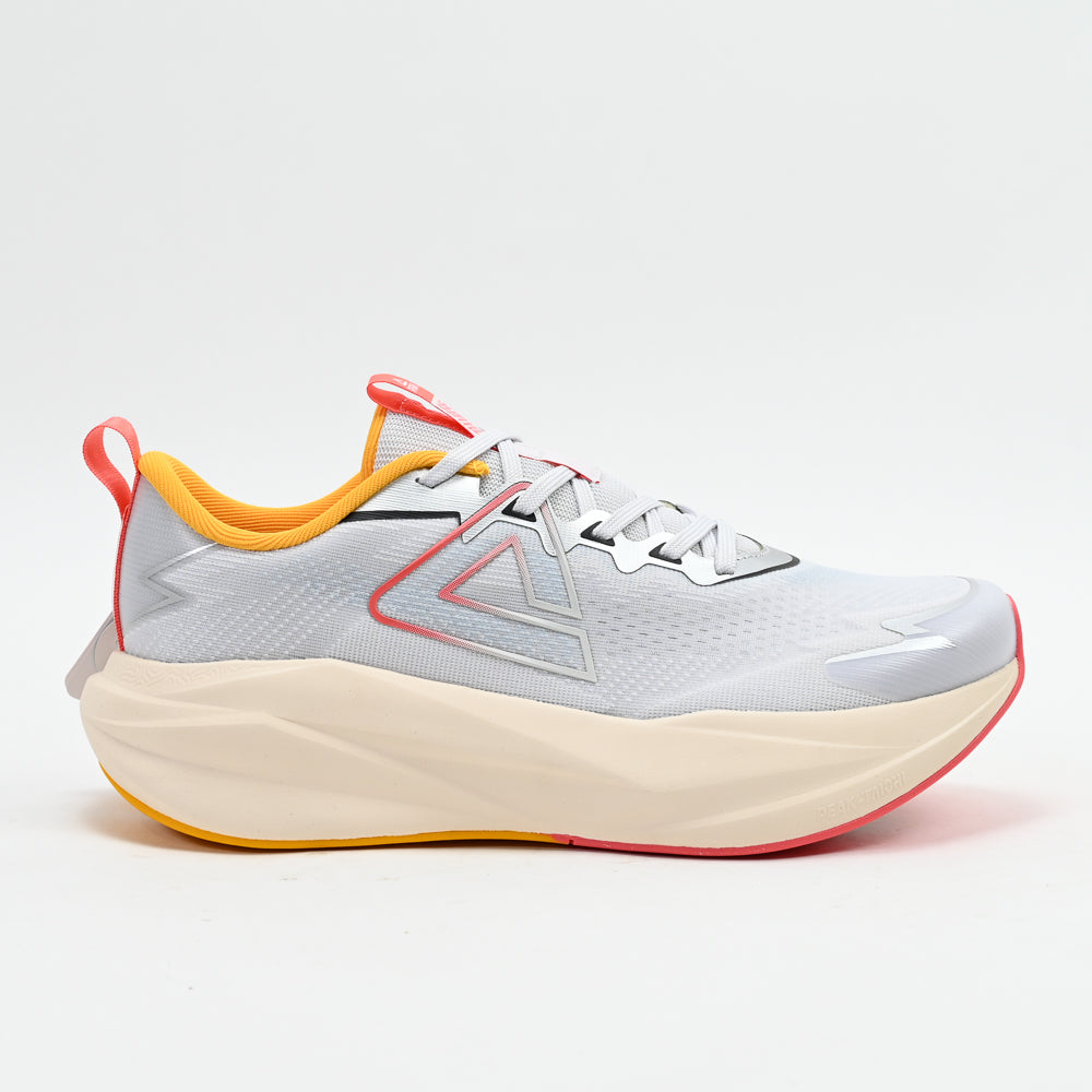 PEAK FOOTWEAR