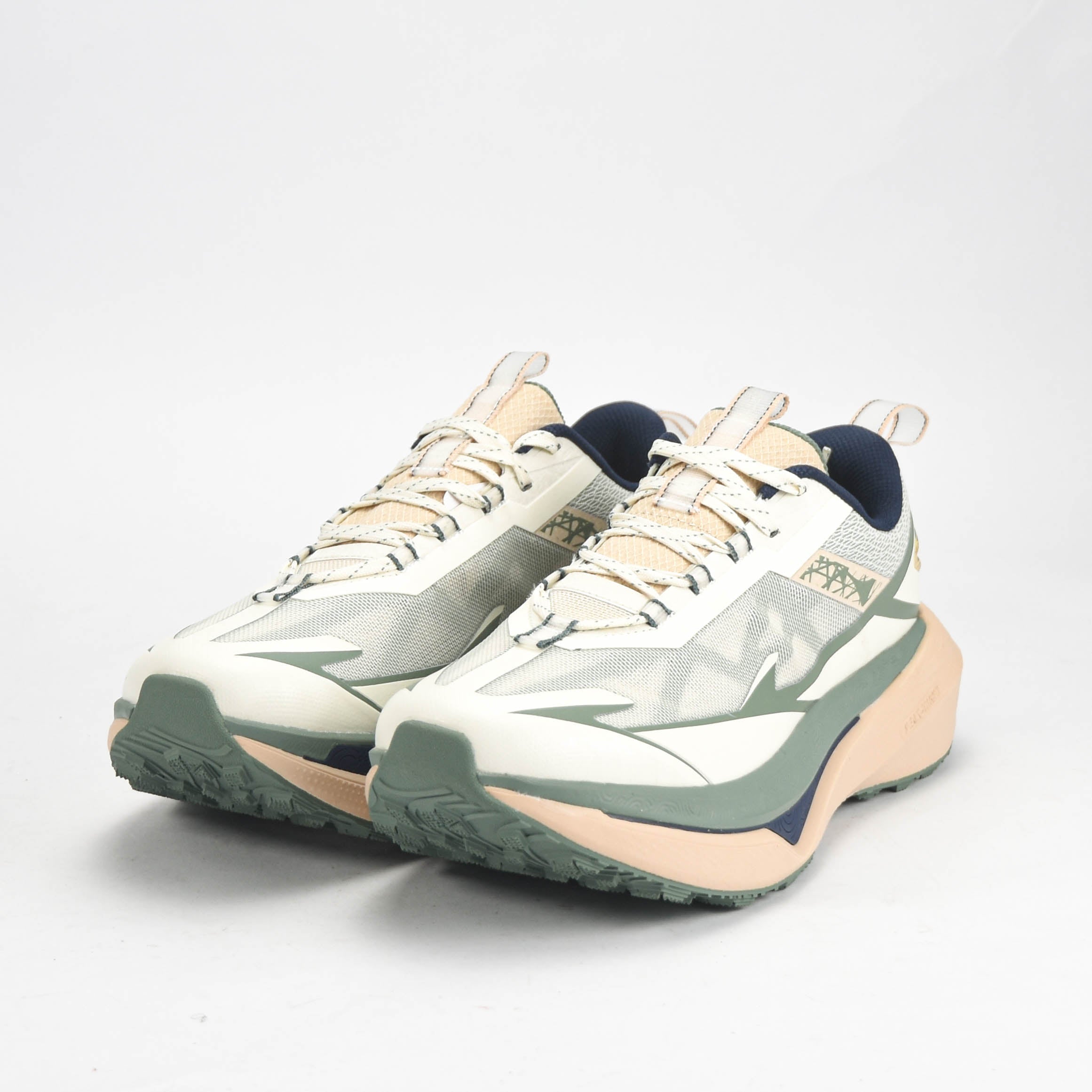 PEAK SHOES