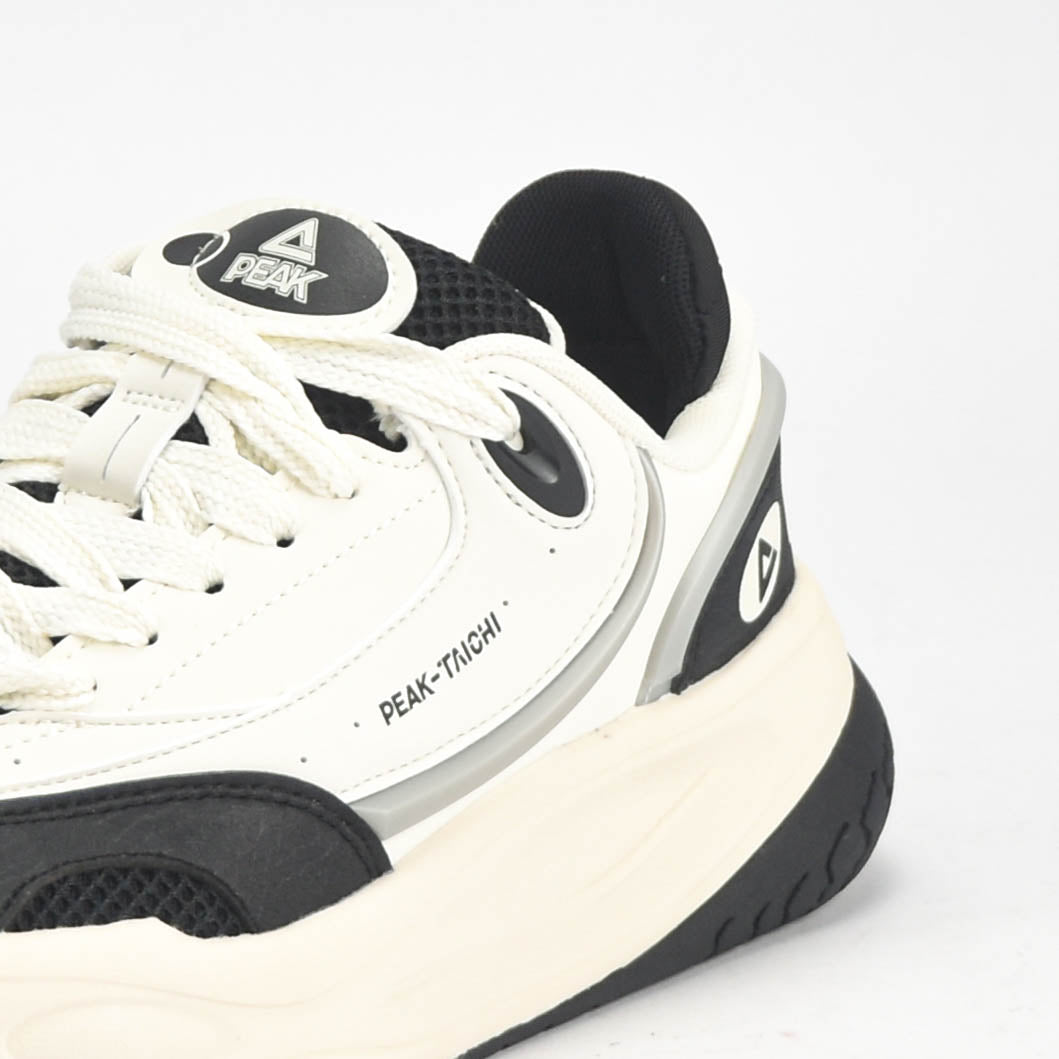 PEAK SHOES