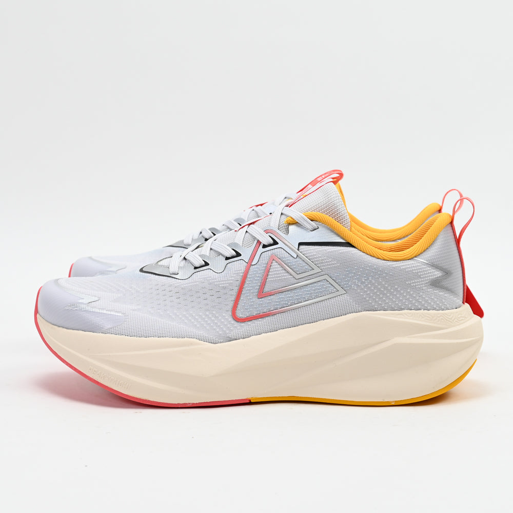 PEAK FOOTWEAR