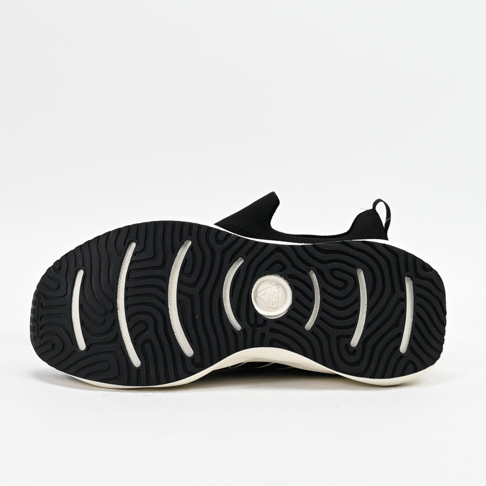 PEAK FOOTWEAR