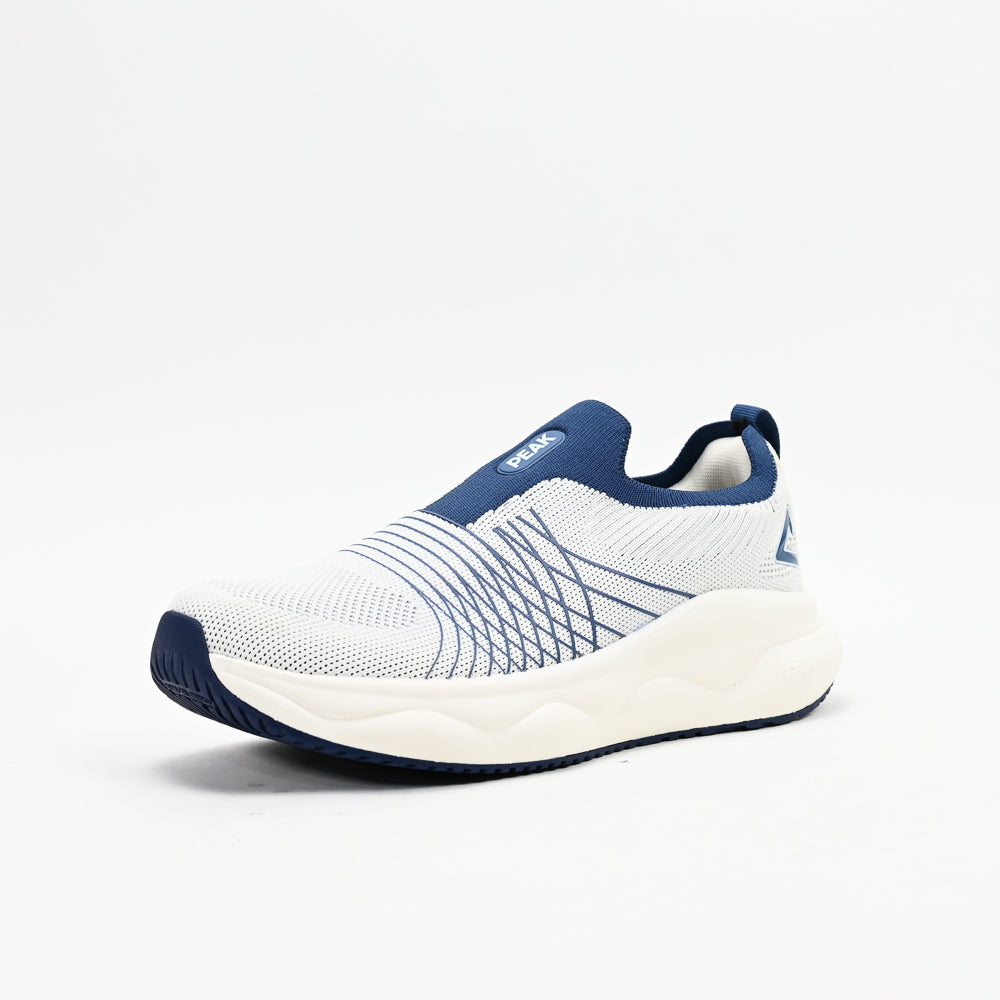 PEAK FOOTWEAR