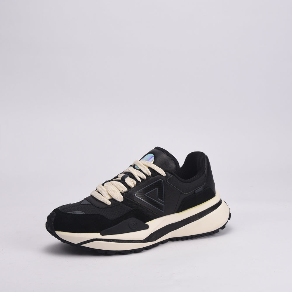 PEAK FOOTWEAR