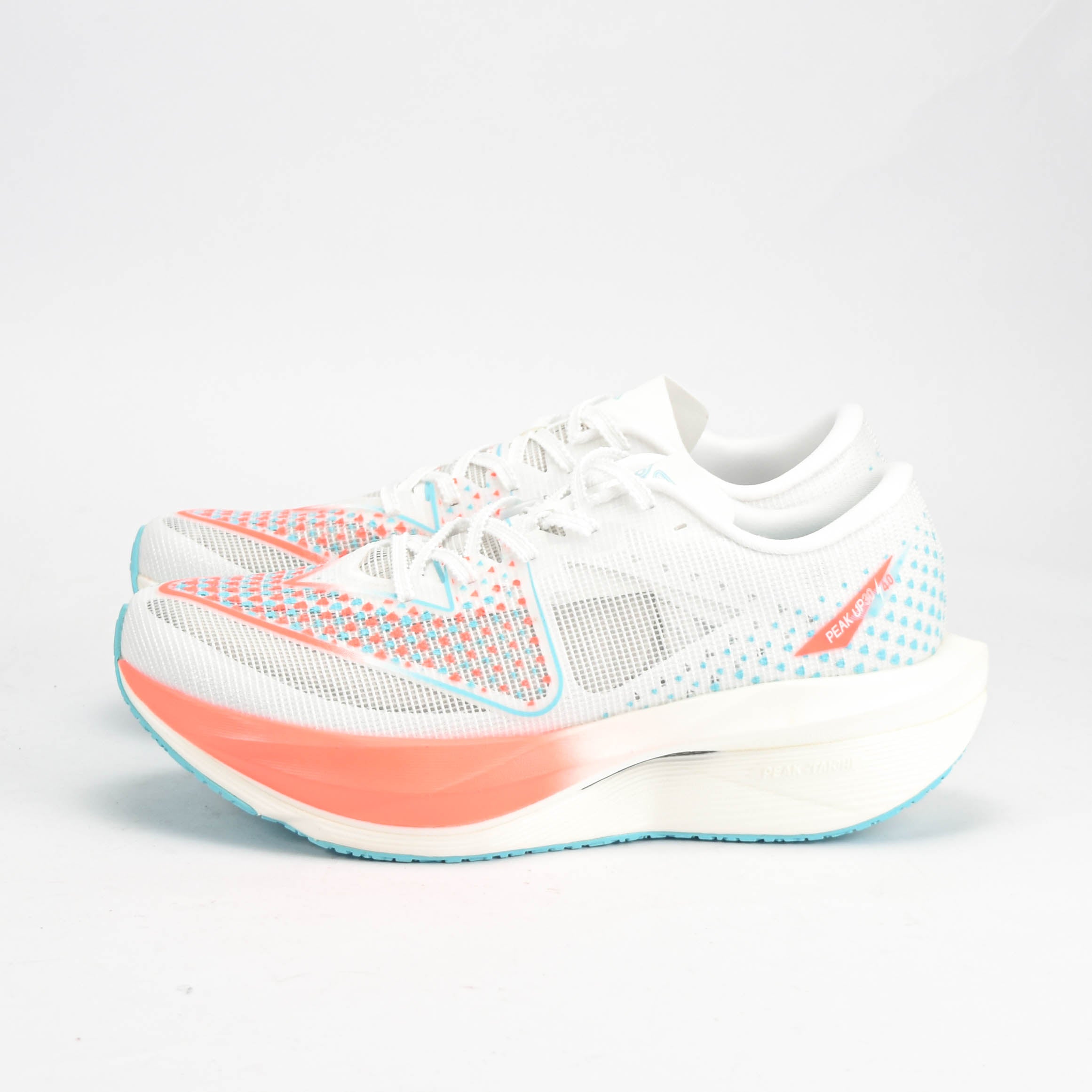 PEAK SHOES
