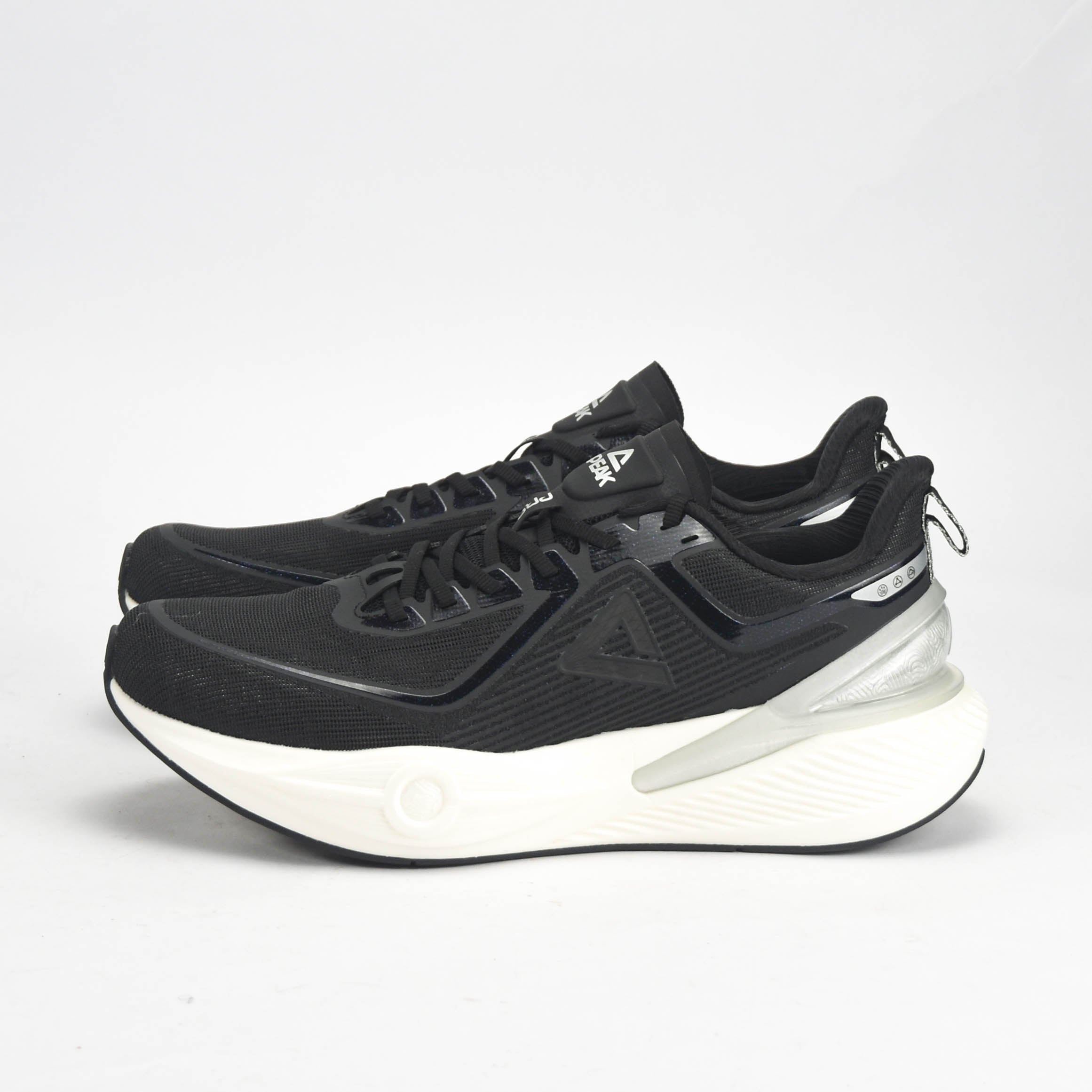 PEAK SHOES