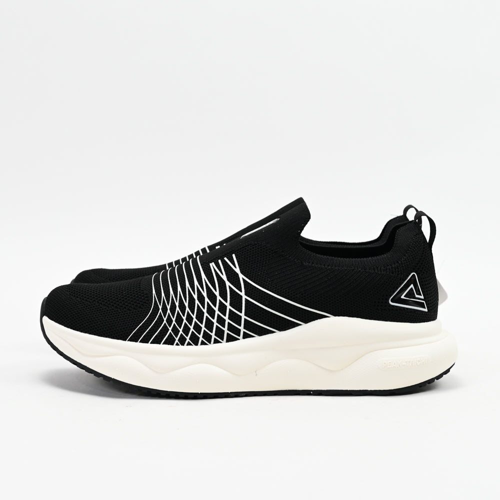 PEAK FOOTWEAR