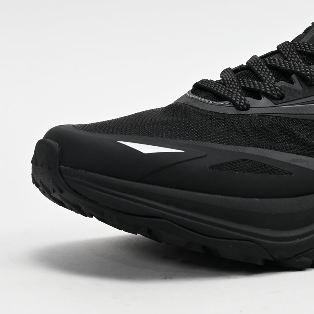 PEAK FOOTWEAR