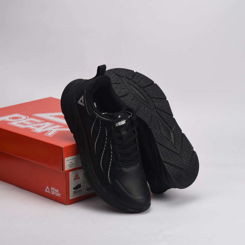 PEAK FOOTWEAR