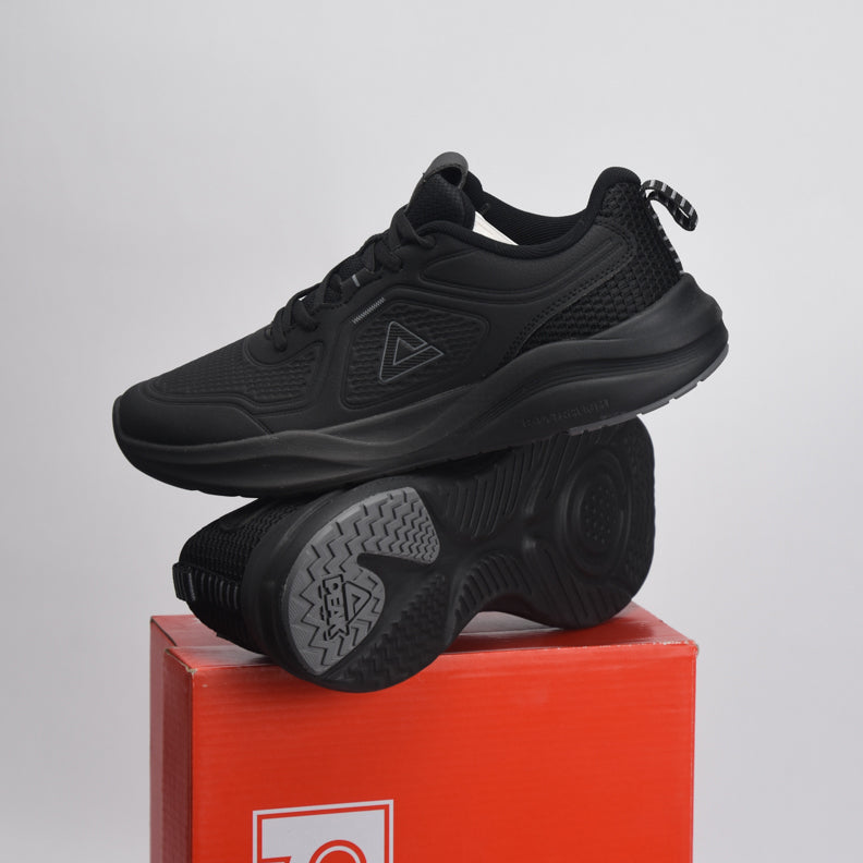 PEAK FOOTWEAR