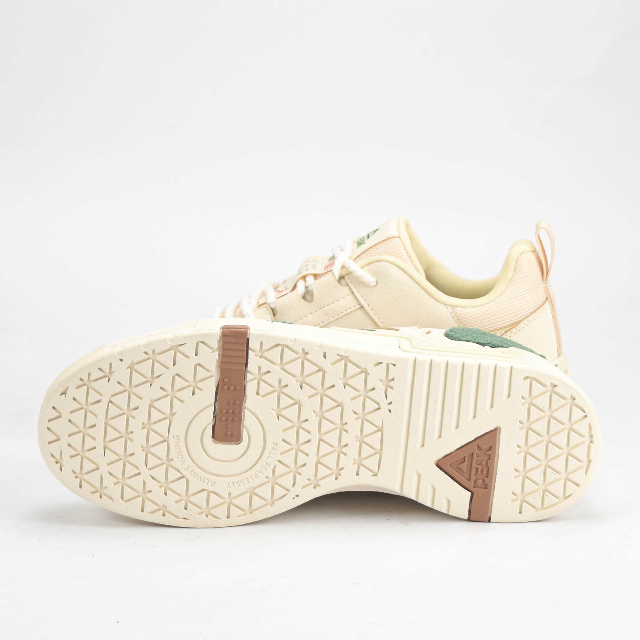 PEAK SHOES