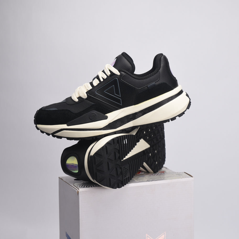 PEAK FOOTWEAR