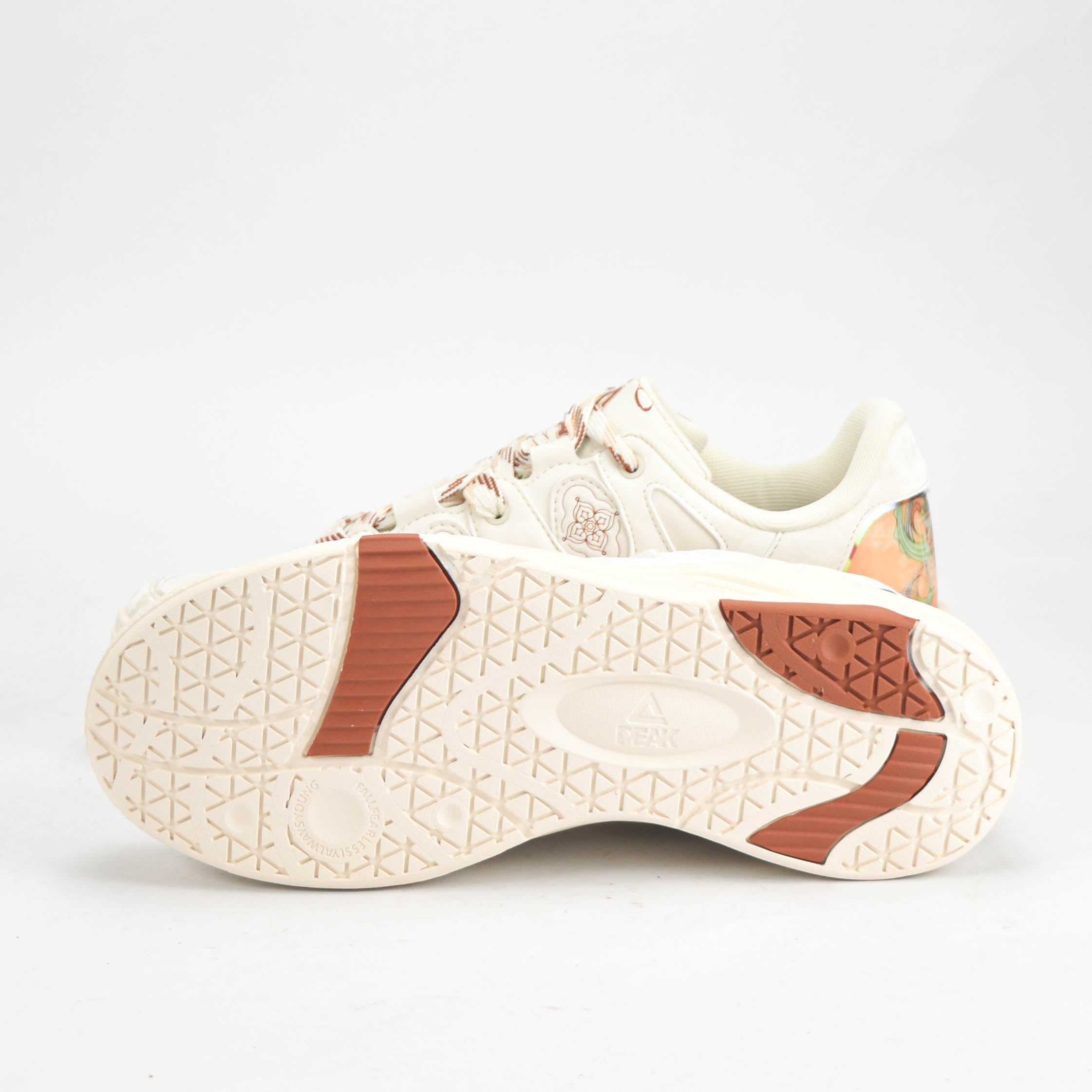 PEAK SHOES
