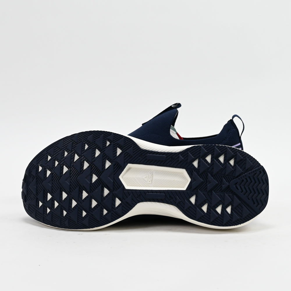 PEAK FOOTWEAR