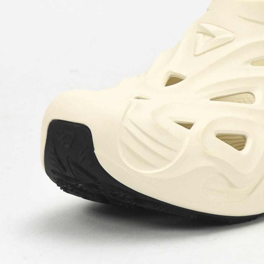 PEAK SANDALS