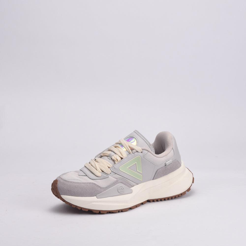 PEAK FOOTWEAR