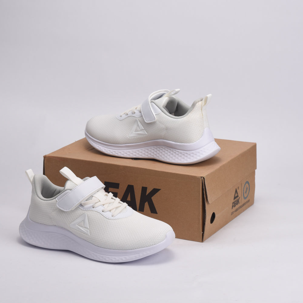 PEAK FOOTWEAR