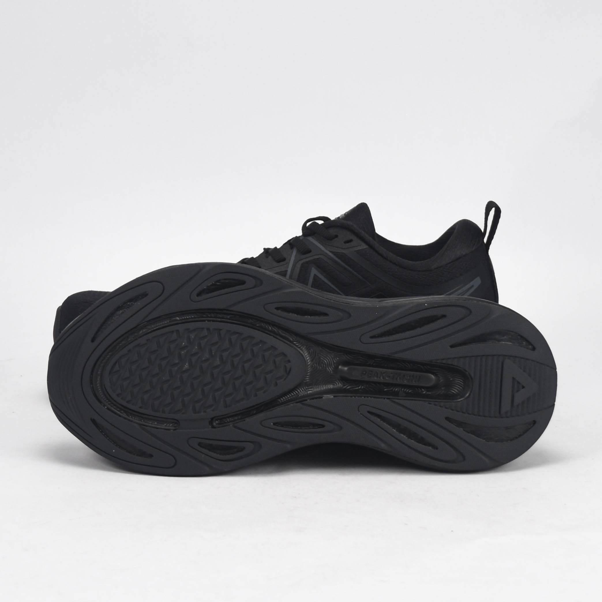 PEAK SHOES