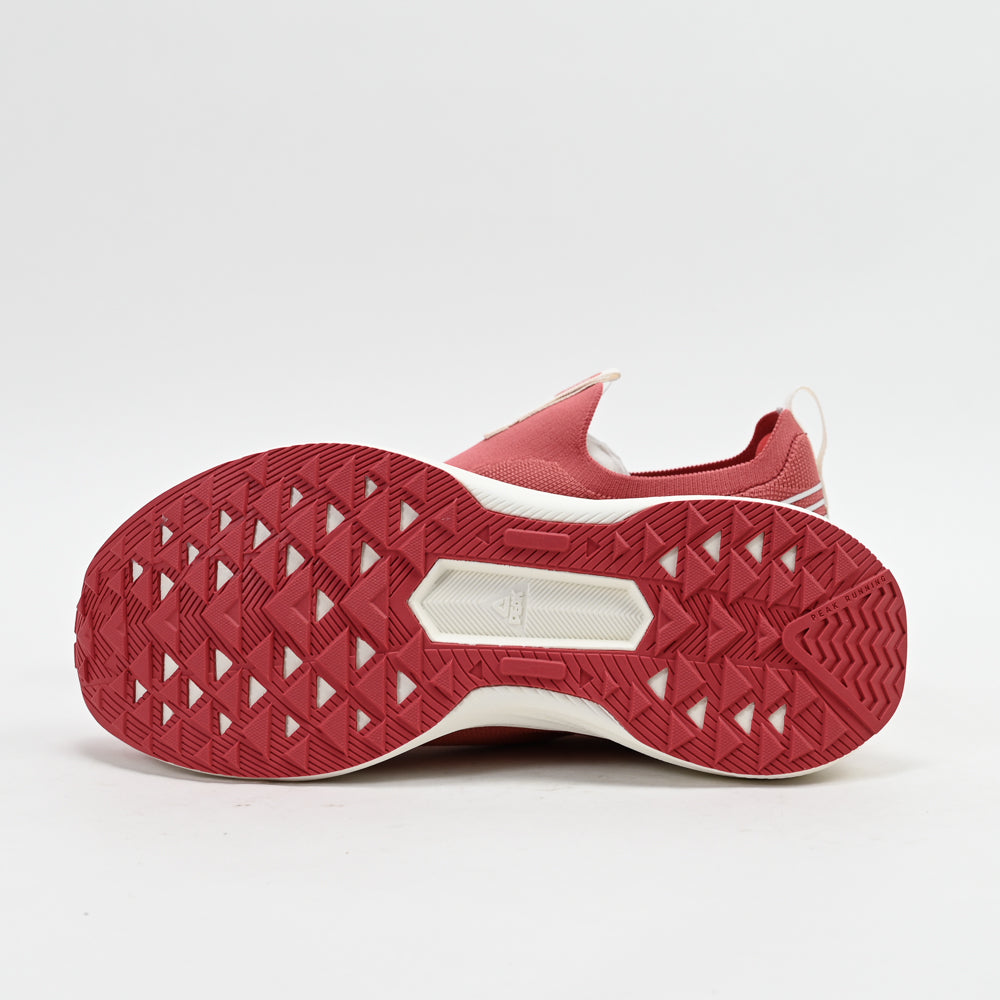 PEAK FOOTWEAR