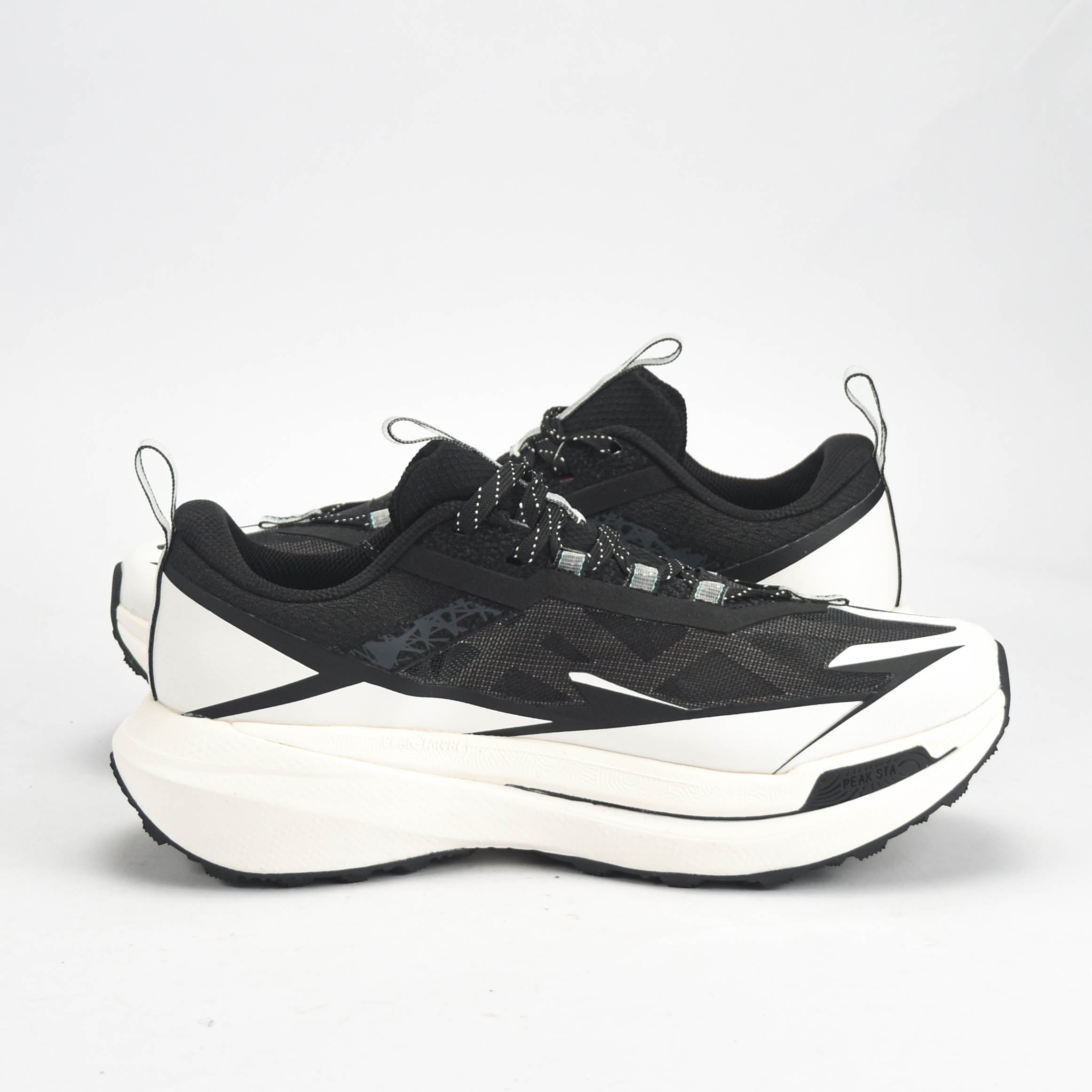 PEAK SHOES