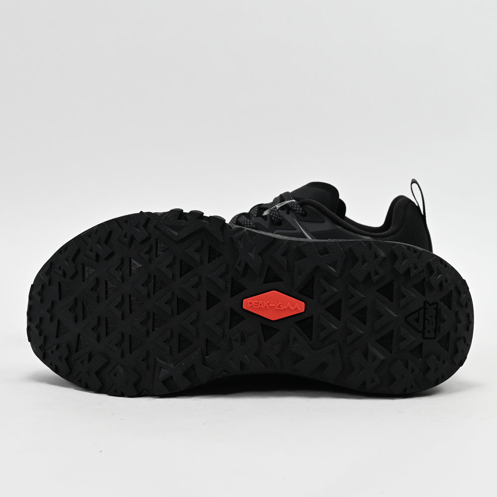 PEAK FOOTWEAR