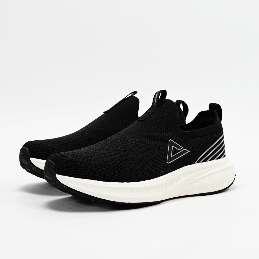 PEAK FOOTWEAR