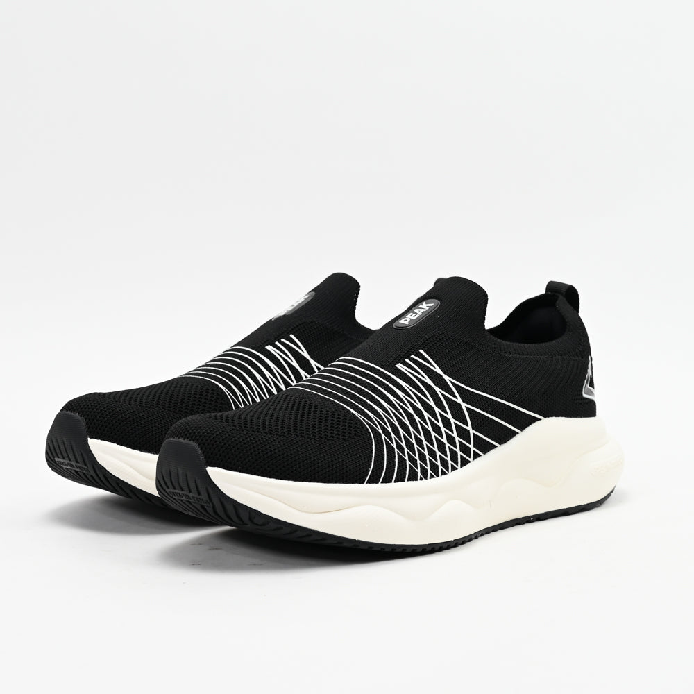 PEAK FOOTWEAR